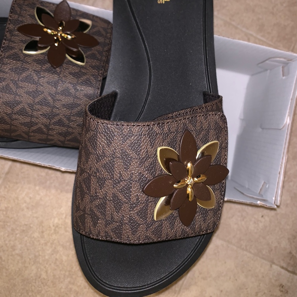 Michael Kors signature slides